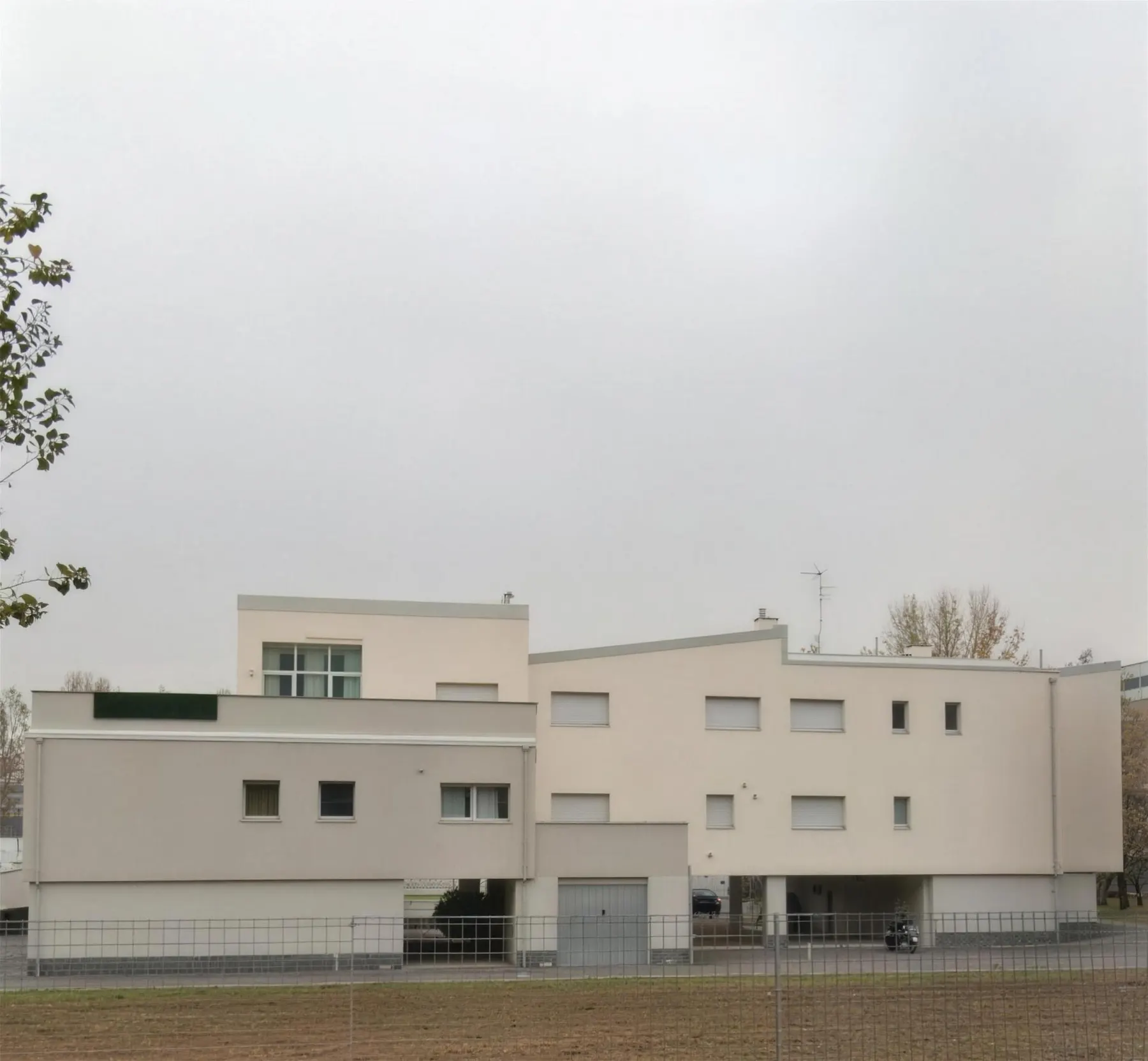 Gli alloggi di Via Tarabella a Milano
